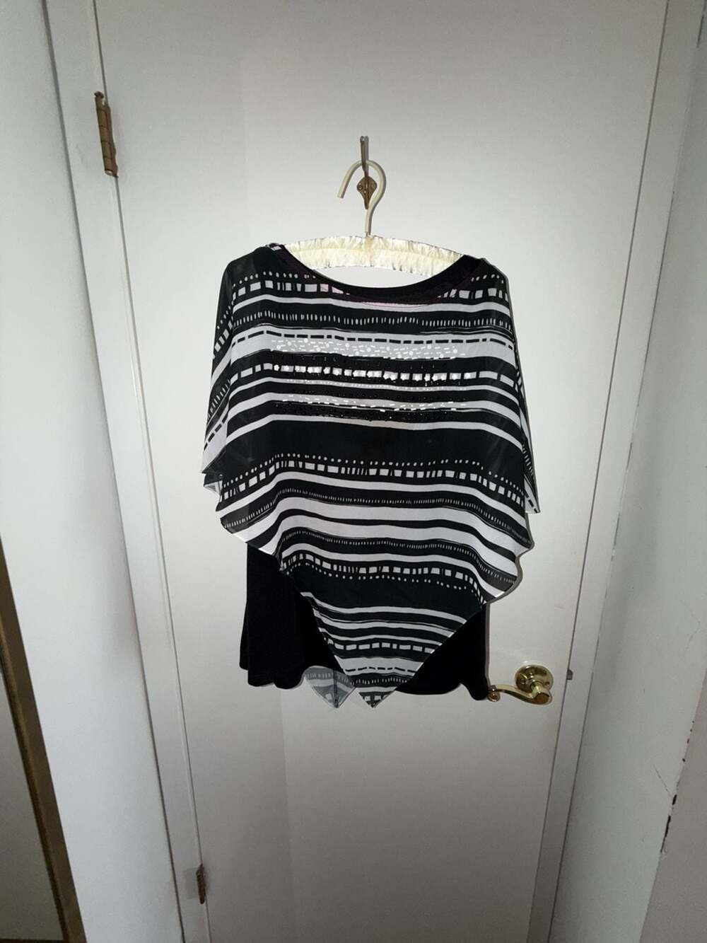 Avenue Black and White Striped Poncho Blouse Size 14/16
